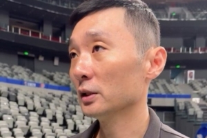 刘炜：今天晚上会给赵睿报名 具体打多久要看情况